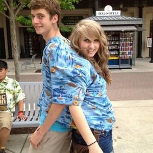 Meet your Posher, Paige